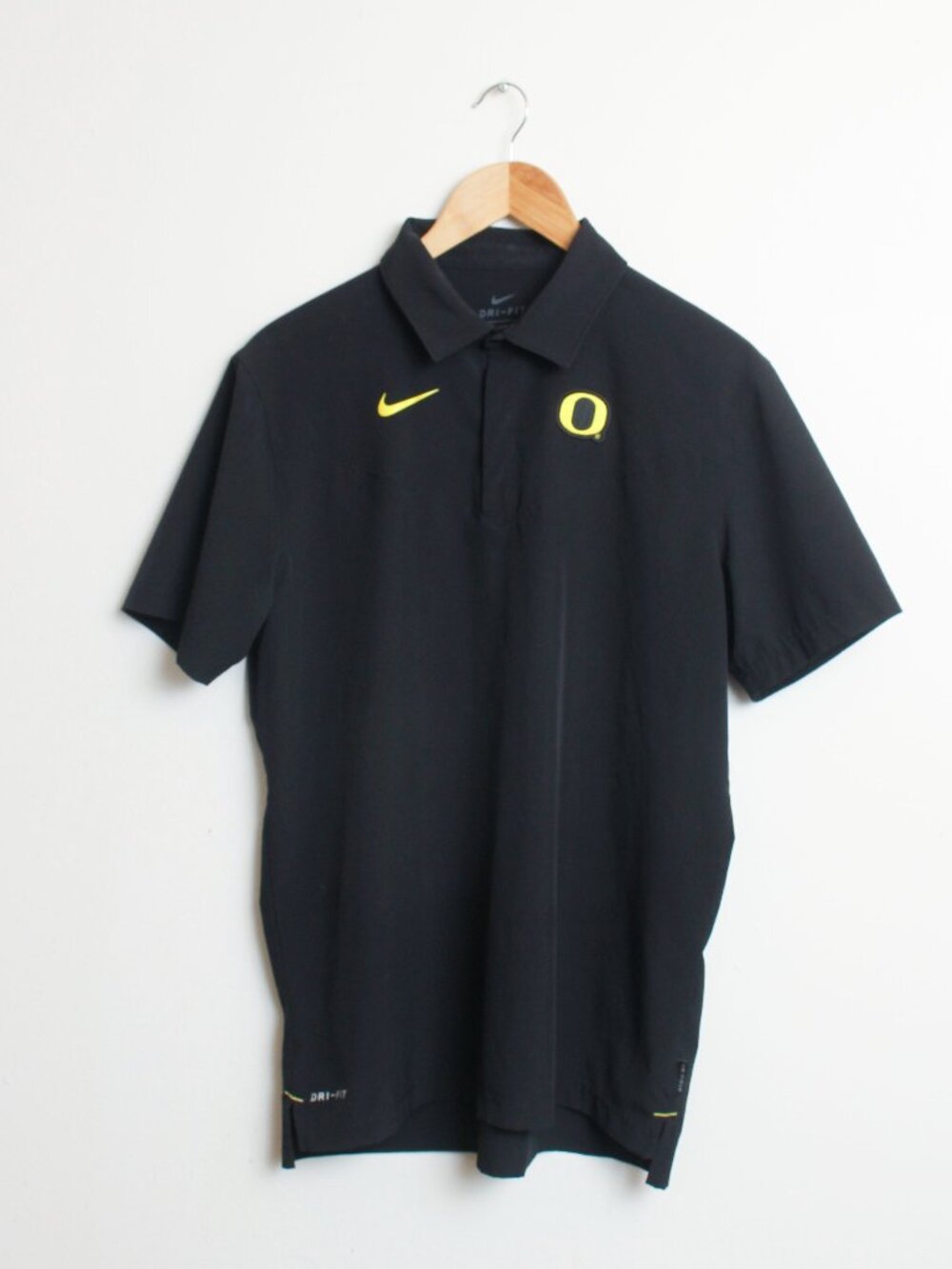 Nike Oregon Ducks Dri-FIT Performance Polo Shirt Mens Medium Black Button Snaps